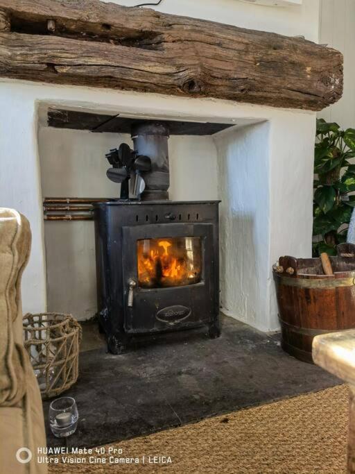 Brynglas Cottage With Hot Tub, Anglesey. Llanfachraeth Buitenkant foto