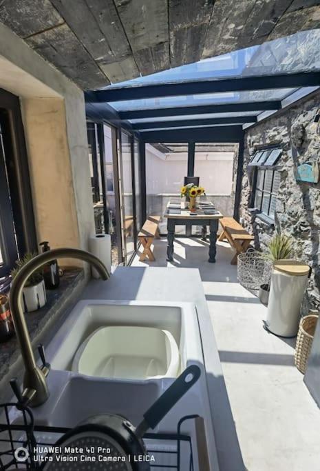 Brynglas Cottage With Hot Tub, Anglesey. Llanfachraeth Buitenkant foto