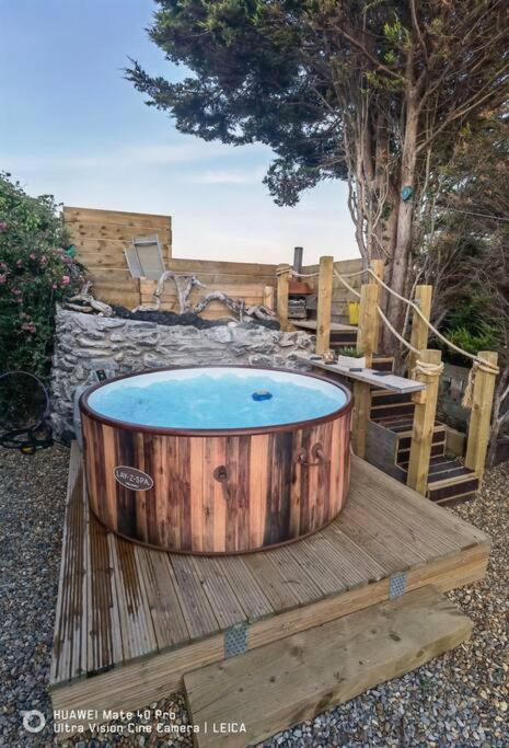 Brynglas Cottage With Hot Tub, Anglesey. Llanfachraeth Buitenkant foto