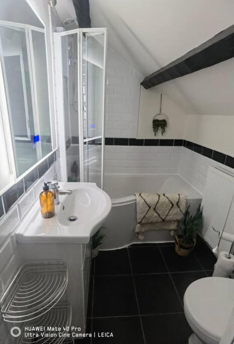 Brynglas Cottage With Hot Tub, Anglesey. Llanfachraeth Buitenkant foto